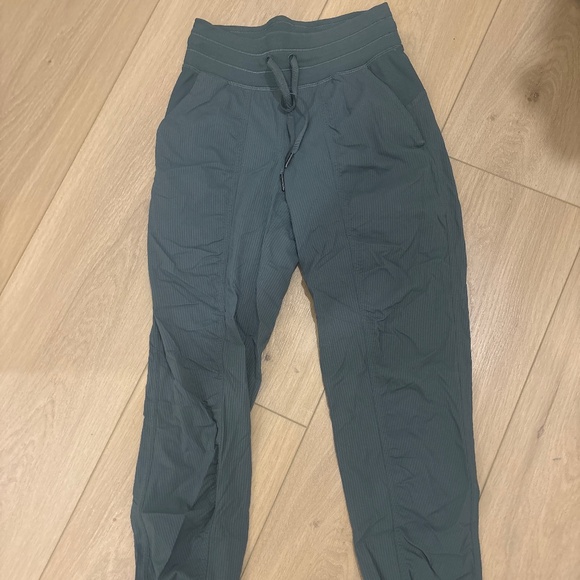 Lululemon dance pants - Picture 1 of 3